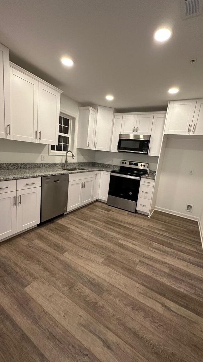Building Photo - 46 Ashburg Dr