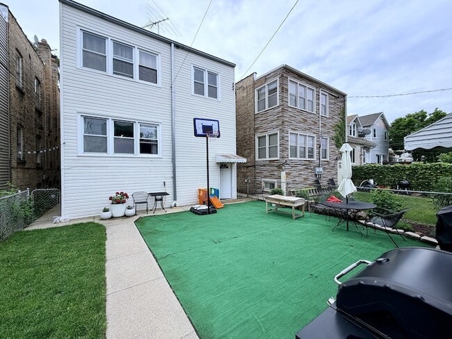 Building Photo - 6302 W Holbrook St