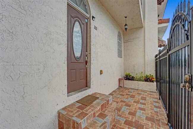 Building Photo - 1695 SW 11th St