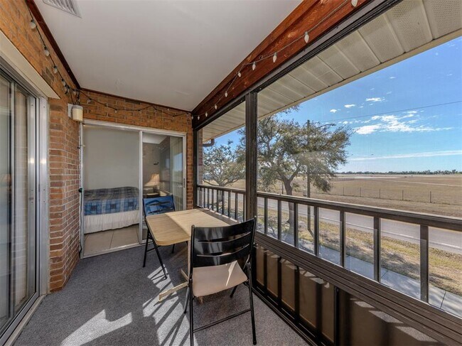 Building Photo - 217 Airport Ave W