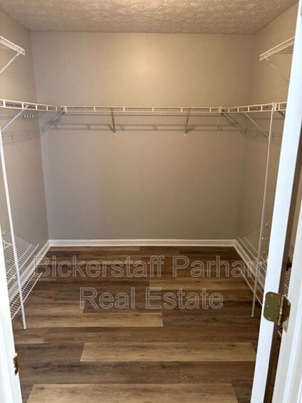 Building Photo - 9146 Garrett Lake Dr