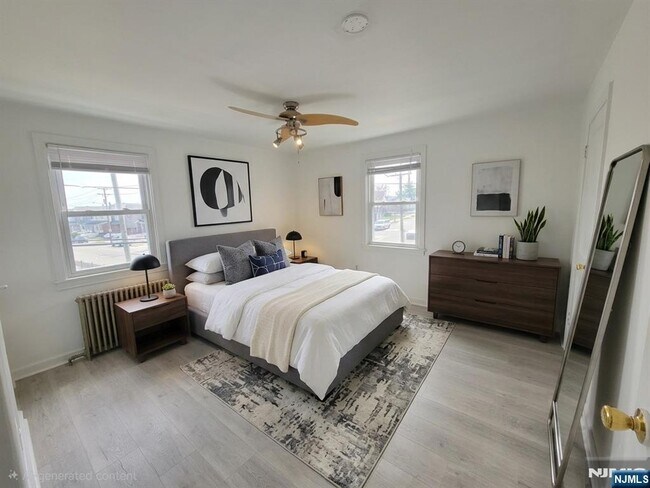 Building Photo - 683 Kingsland Ave