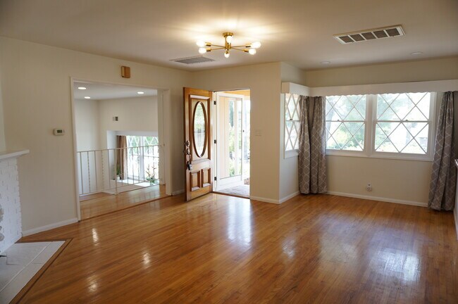 Building Photo - 3153 Orange Ave