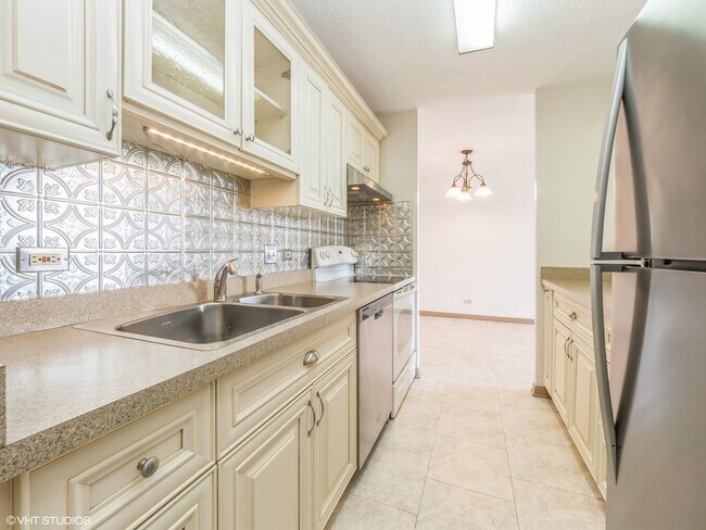 Building Photo - 1800 Huntington Blvd