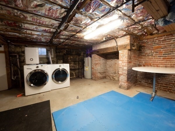 Building Photo - 210 Third St