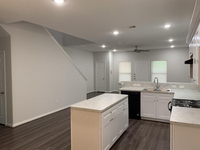 Building Photo - 7999 Safebuy St