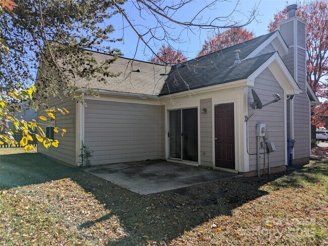 Building Photo - 329 Cedarcroft Dr