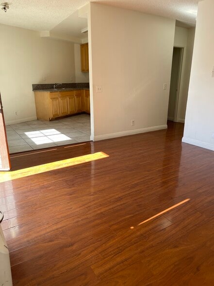 Building Photo - 1285 Vin Scully Ave