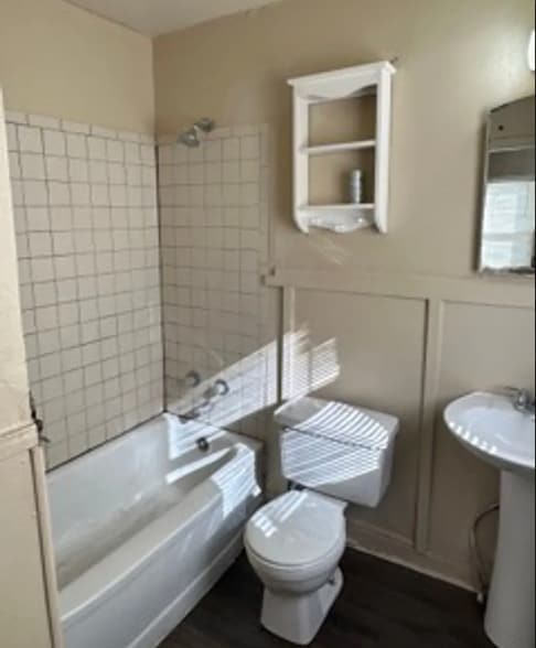 Bathroom - 1512 Willow St