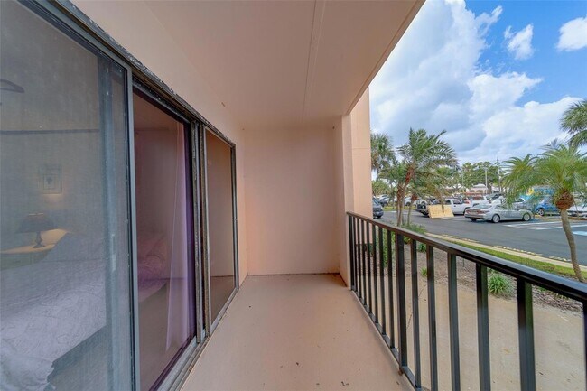 Building Photo - 51 Island Way