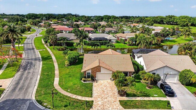 Building Photo - 10065 Camelback Ln