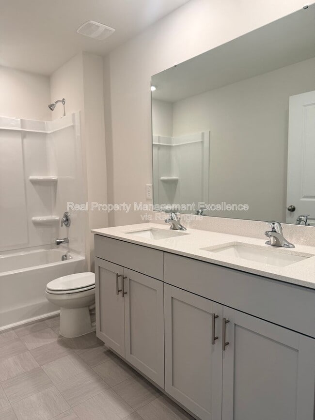 Building Photo - 828 Old Tarboro Rd