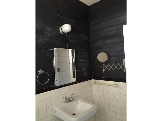 Building Photo - 1509 Nueces St