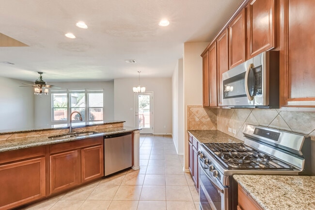 Building Photo - 1604 Greenside Dr