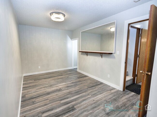 Building Photo - Spacious Single Family Home in Seaside!!!