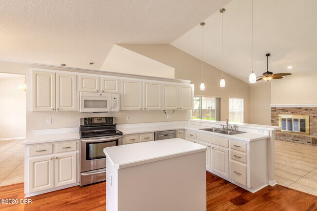 Building Photo - 109 Brookhollow Cir