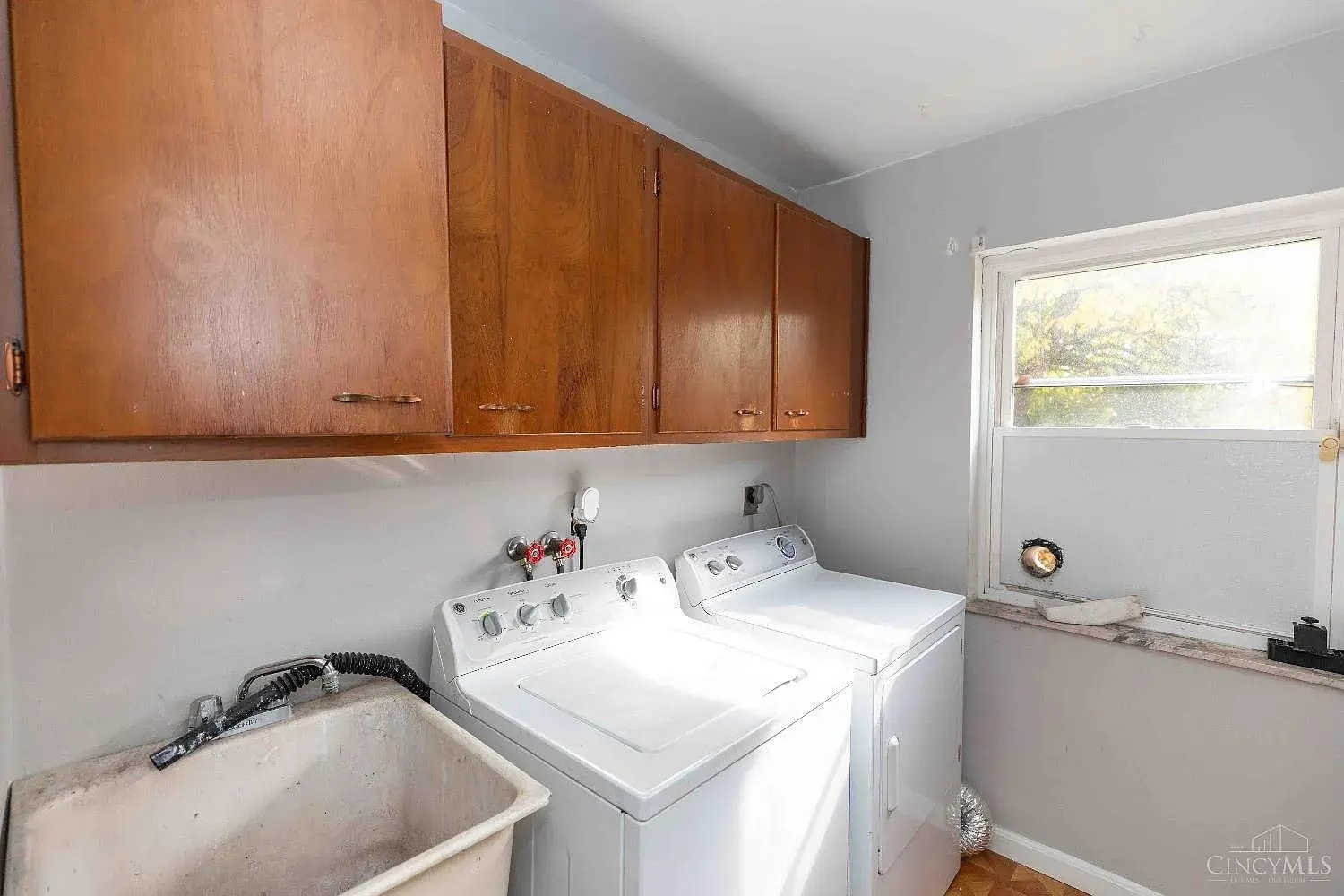 Building Photo - 3599 Schwartze Ave