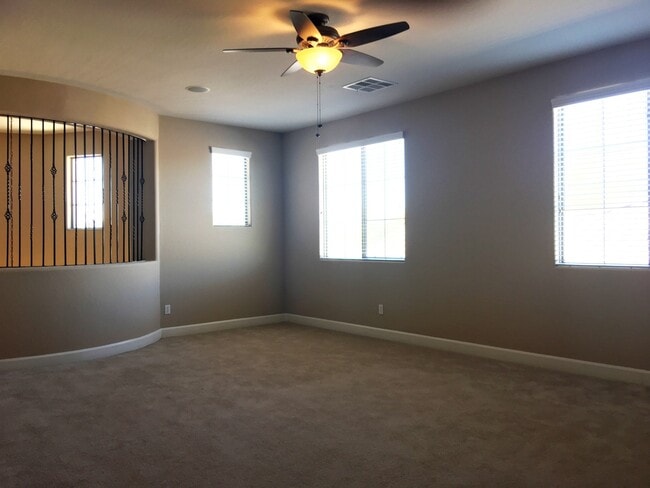Building Photo - Chandler 5 Bed, 3 Bath + Bonus Room Office/Den