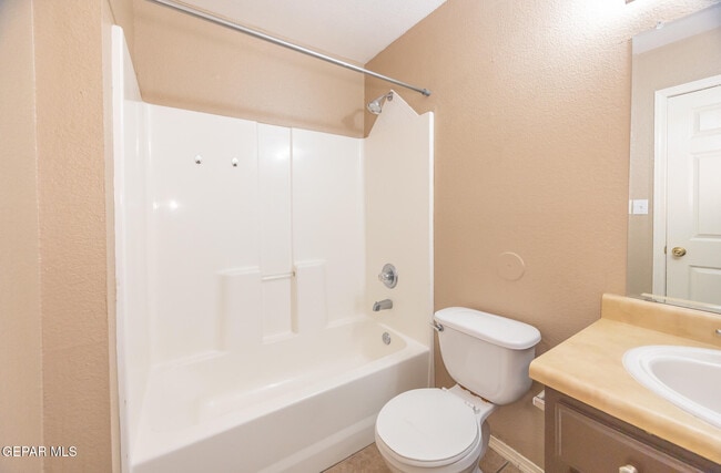 Building Photo - 449 Valle Calido Dr