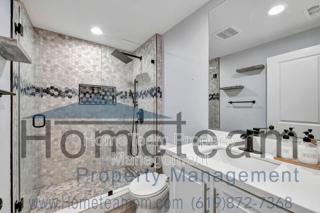 Building Photo - 1111 Calle Deceo