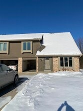 Building Photo - 10300 W Beacon Hill Dr