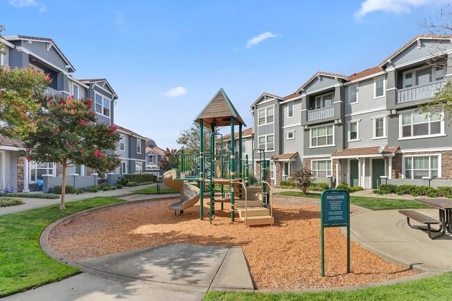 Building Photo - 6202 Lonetree Blvd