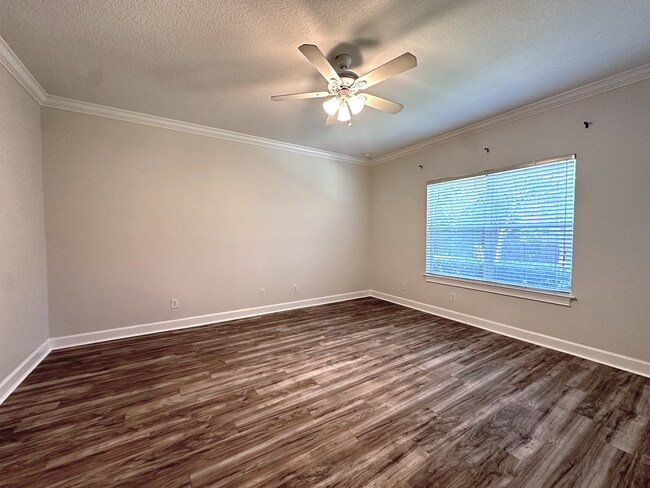 Building Photo - 95013 Poplar Way