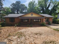 Building Photo - 4524 Lasalle Dr