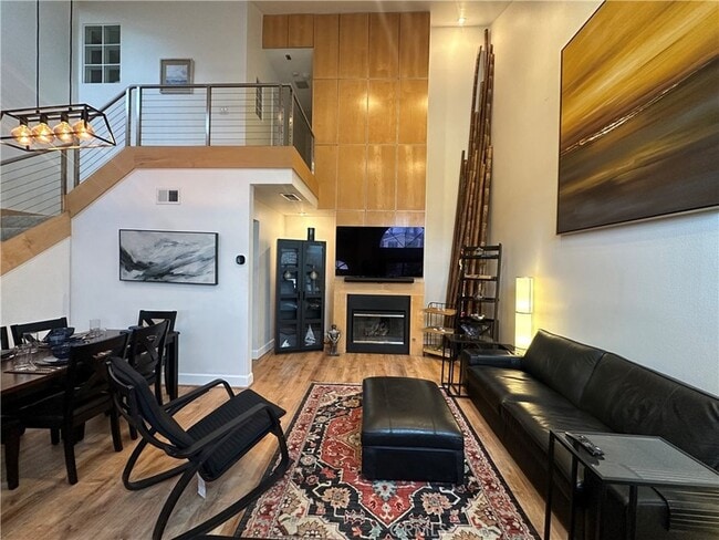 Building Photo - 2217 Vanderbilt Ln