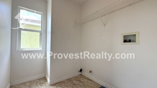 Building Photo - 15015 Kitfox Ln