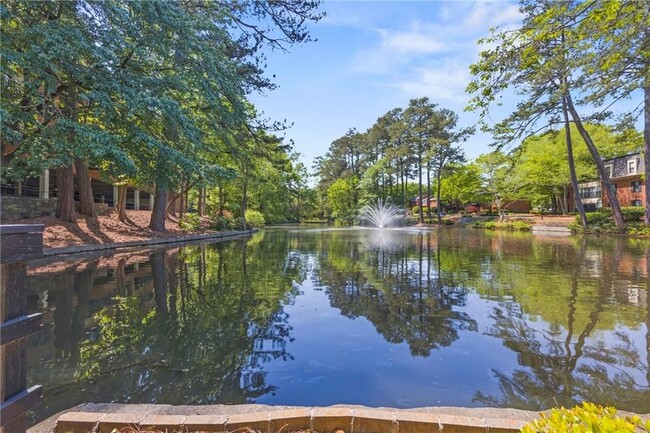 Building Photo - 25108 Plantation Dr NE