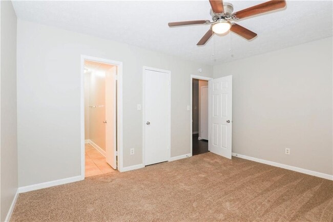 Building Photo - 8671 Woodside Ln