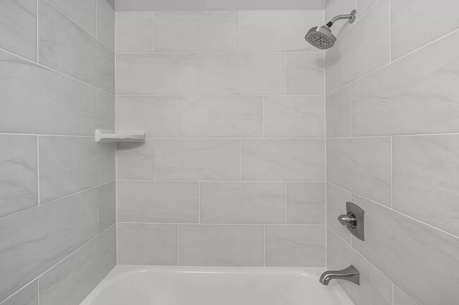 Brand NEW Tiled Bath/Shower - 3380 Upper 149th St W