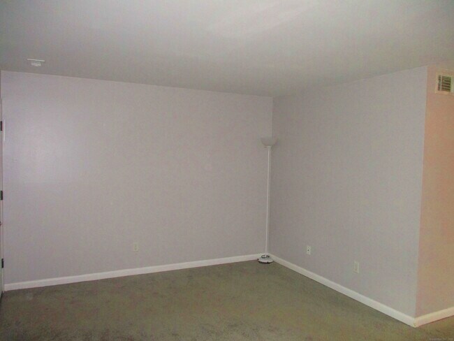 Building Photo - 29 Van Buren Ave