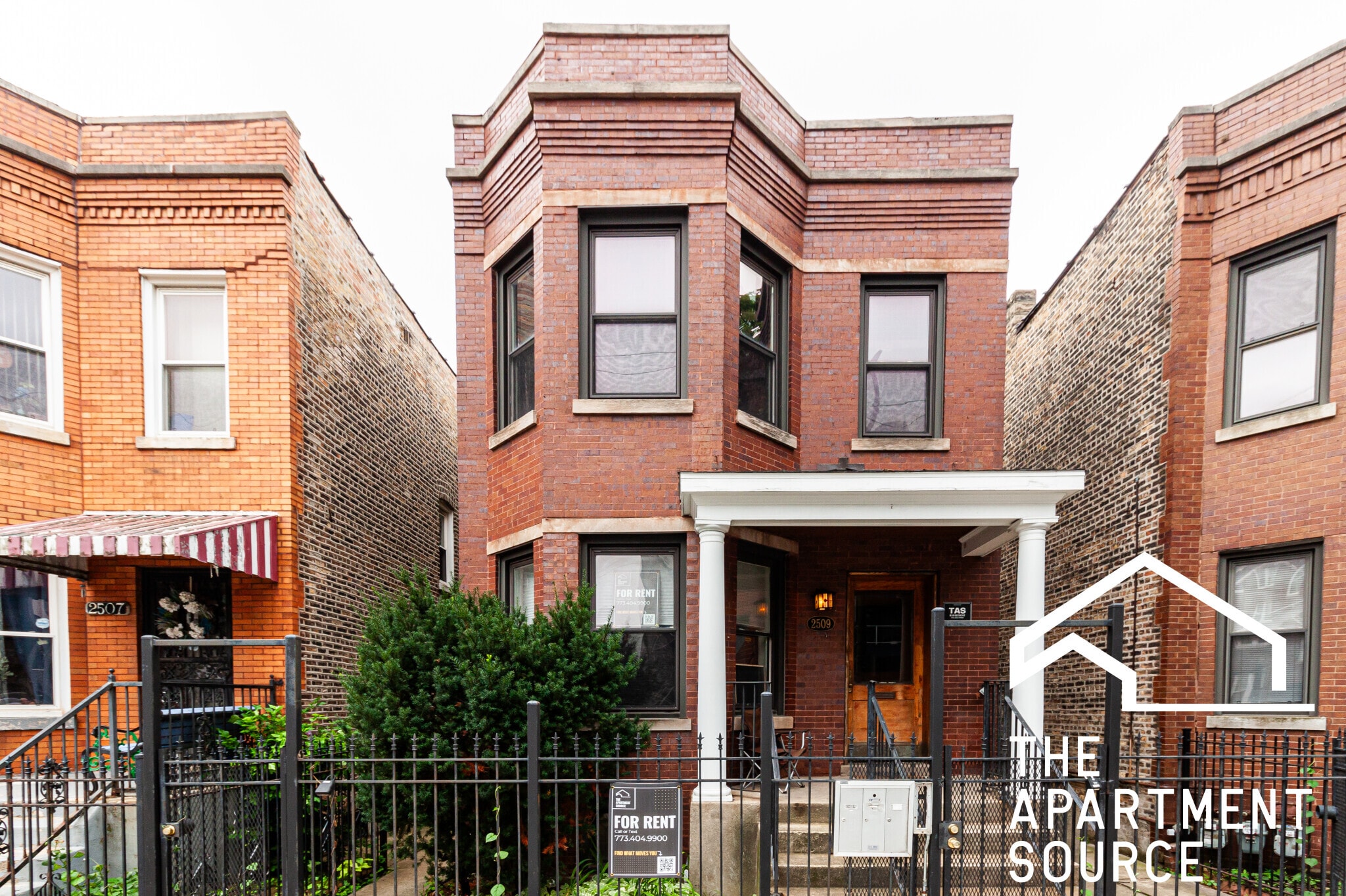 Building Photo - 2509 W Diversey Ave
