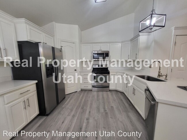 Building Photo - 3 br, 2 bath House - 518 S 2150 W Apt. 304