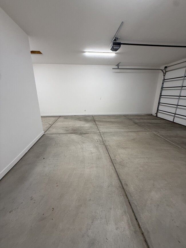 Building Photo - 1367 Harker Ct