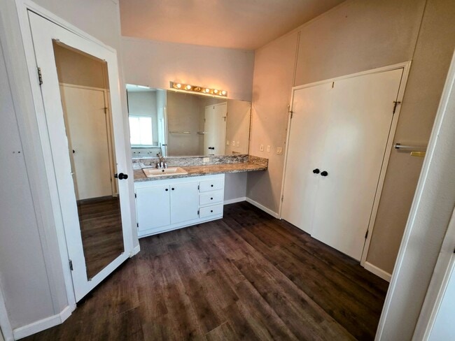 Building Photo - Charming 3 Bedroom Home on Large 5 Acre Pr...