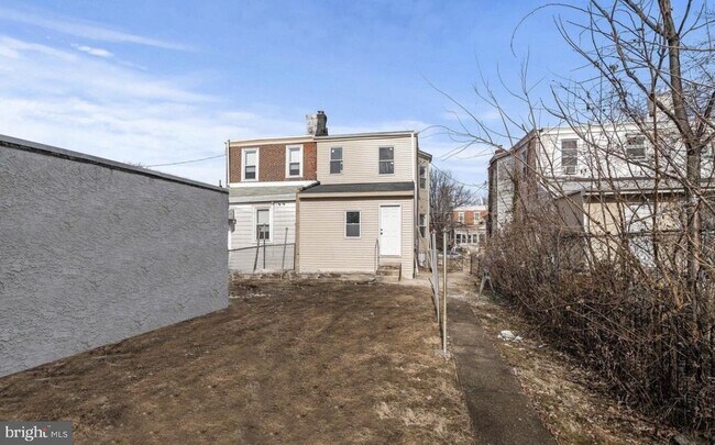 Building Photo - 116 Fern St