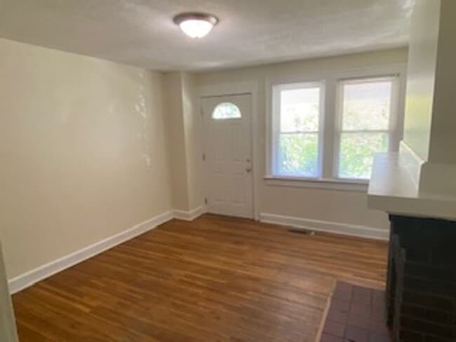 Building Photo - 2535 Deming Ave