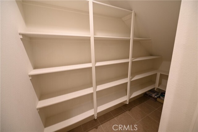 Building Photo - 105 Holly Springs