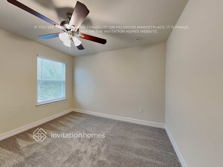 Building Photo - 5167 Royal Point Ave