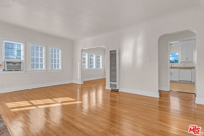 Building Photo - 6627 W 6th St