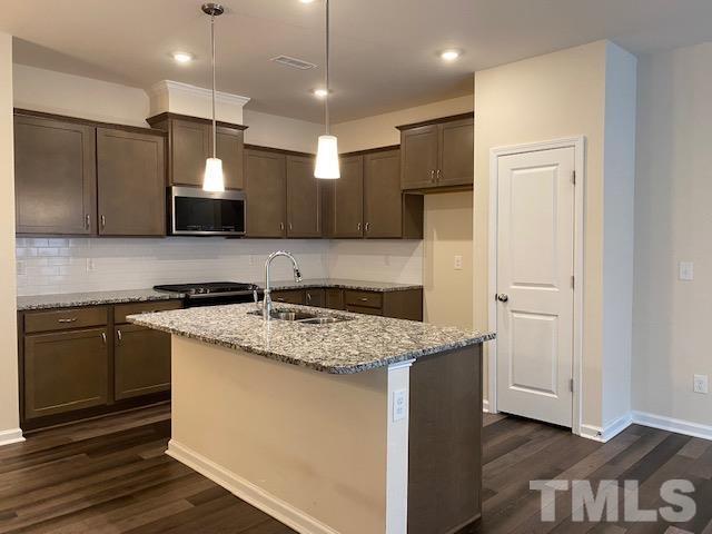 Building Photo - 347 White Oak Ridge Dr