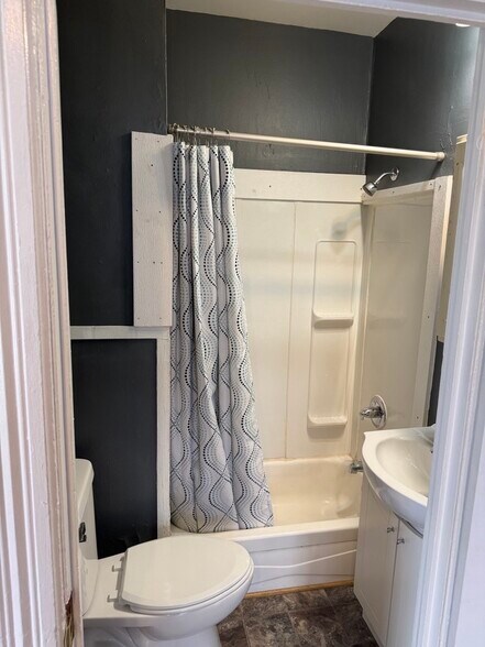 Building Photo - 2915 Cottage Grove Ave