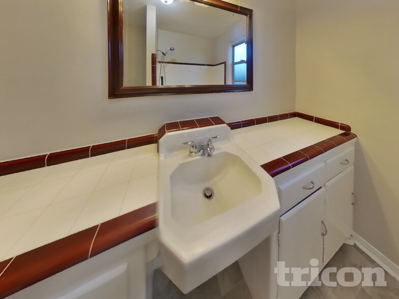 Building Photo - 342 Camellia Way