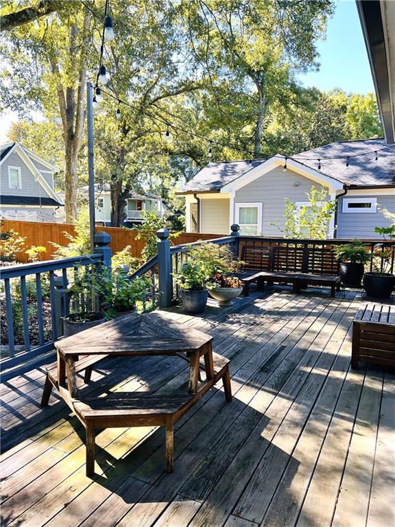 Building Photo - 322 4th Ave