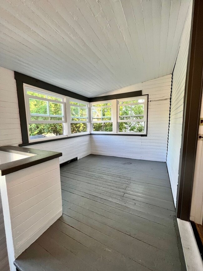 Building Photo - 57 N Willard St