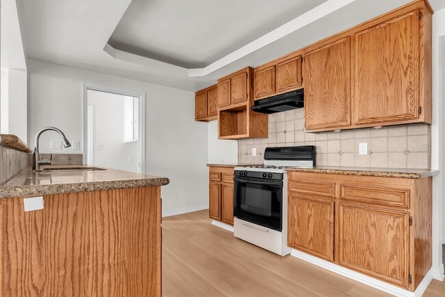 Building Photo - 6120 E Walton St