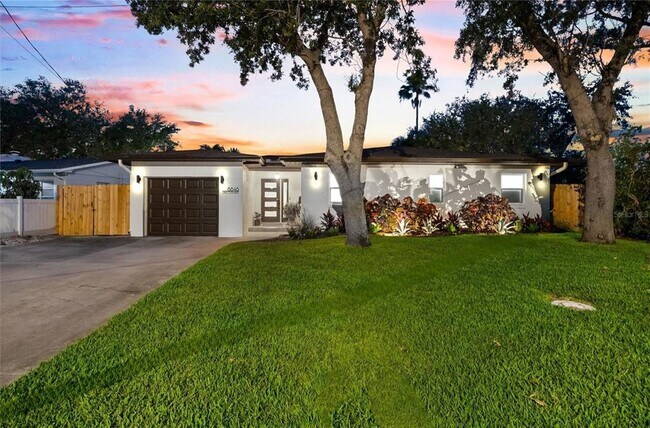 Primary Photo - 8848 Sunlit Cove Dr NE